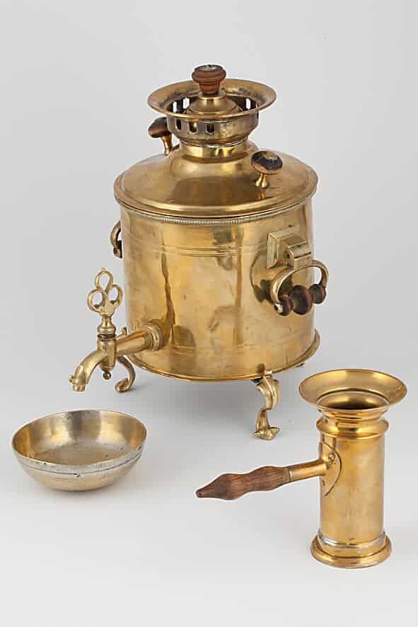 kb-528-kb-568-samovar-dorozhnyj-s-poloskatelnitsej-3-musei-samovarov (1)